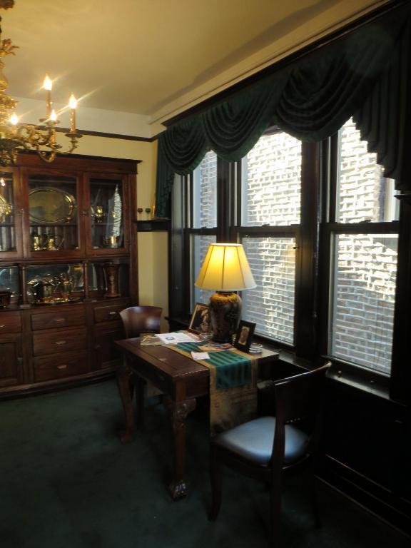 The Polo Inn Bridgeport U.S.A. Чикаго Екстериор снимка
