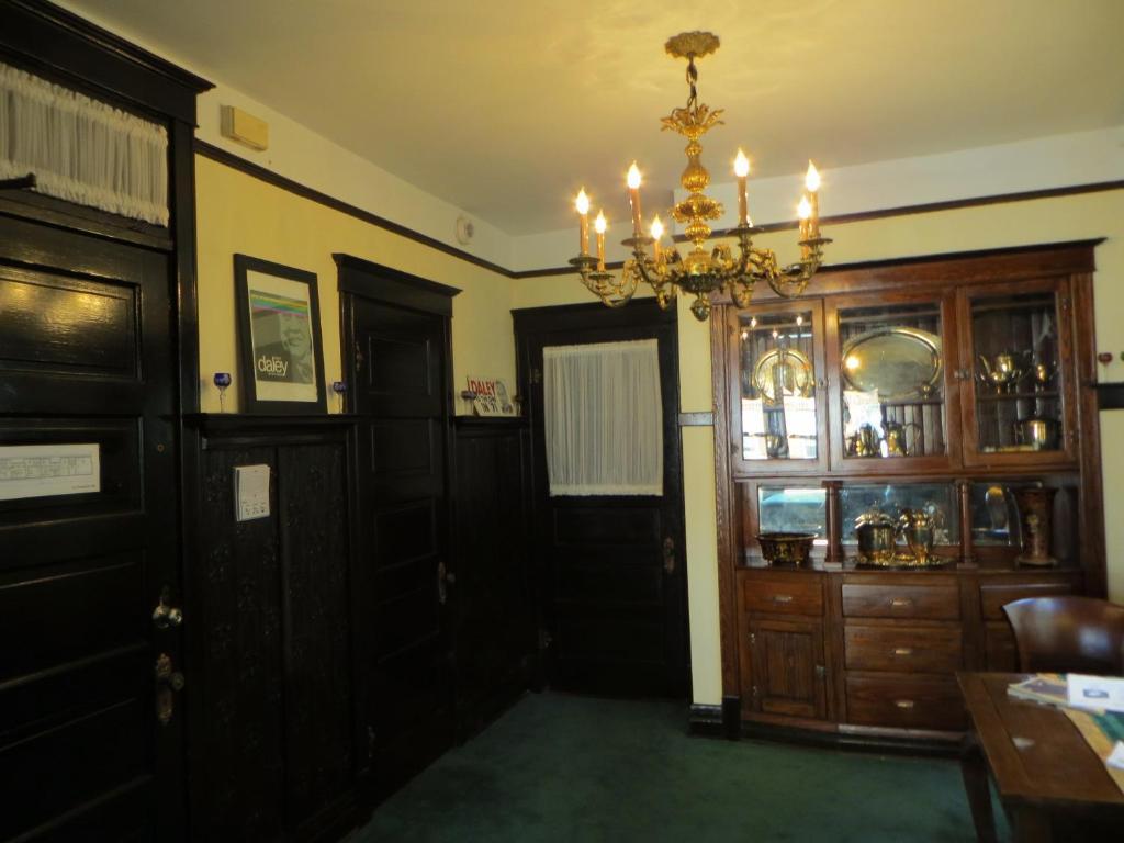 The Polo Inn Bridgeport U.S.A. Чикаго Екстериор снимка